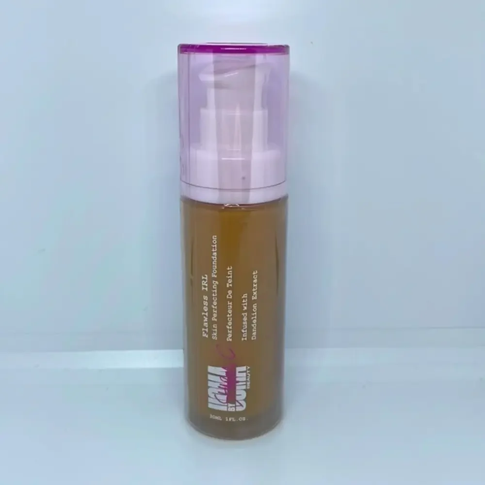 Honey Honey T5 - Uoma by Sharon C Flawless IRL Skin Perfecting Foundation‎